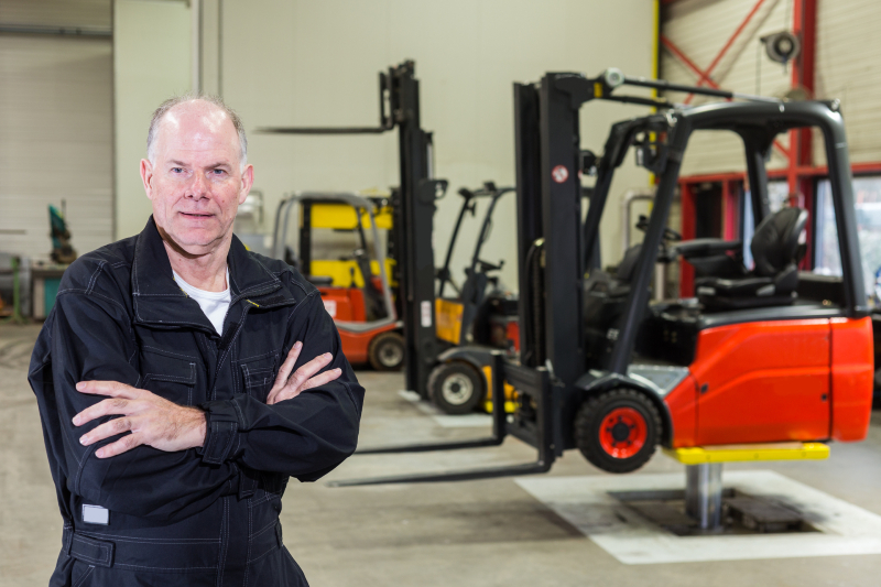 Why You Should Avoid Buying New Heavy Equipment for Your Warehouse Needs